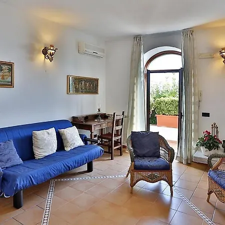 Sleeps 6 Pool Air Con Wifi